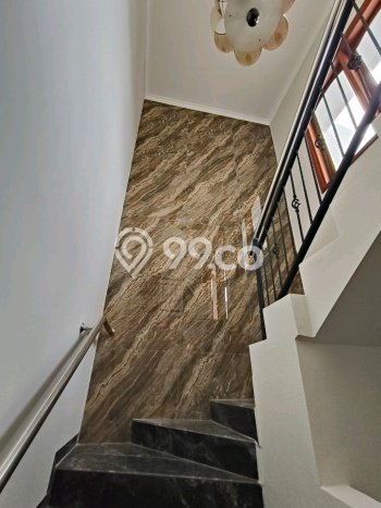 Rumah Kontrakan Surabaya LT 180m2 LB 255m2 Kawasan Mayjen Sungkono Rumah Kontrakan Surabaya LT 180m2 LB 255m2 Kawasan Mayjen Sungkono