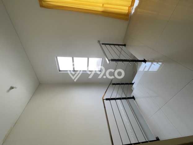 Rumah Strategis Modern Lb 100m2 di Menganti, Gresik Rumah Strategis Modern Lb 100m2 di Menganti, Gresik