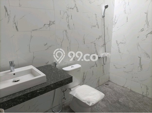 Rumah Mewah LB 385m2 Siap Huni Desain Elegan di kertajaya, Surabaya Rumah Mewah LB 385m2 Siap Huni Desain Elegan di kertajaya, Surabaya