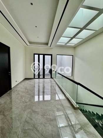 Rumah Luxury Modern Siap Huni di Citraland Surabaya Rumah Luxury Modern Siap Huni di Citraland Surabaya
