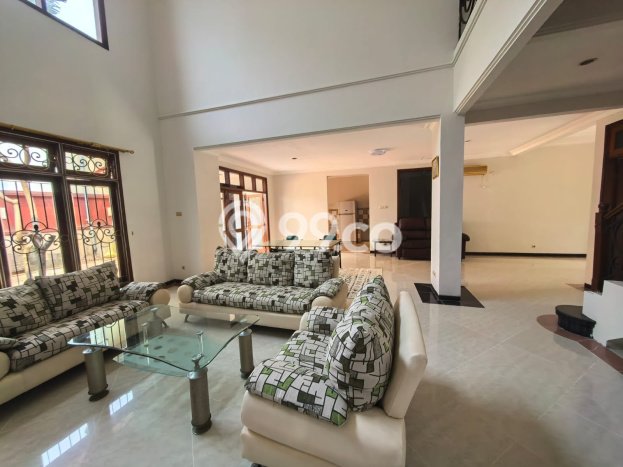Ready to Use! Premium House LT 312m2 Desain Modern di Mayjen Sungkono Ready to Use! Premium House LT 312m2 Desain Modern di Mayjen Sungkono