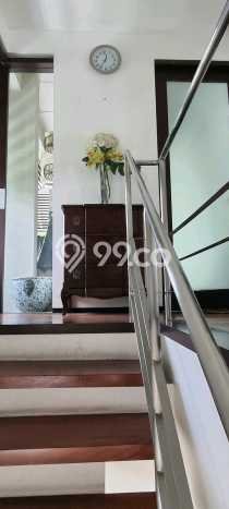 Ready to Use! Premium House LT 256m2 Desain Elegan di Sukomanunggal Ready to Use! Premium House LT 256m2 Desain Elegan di Sukomanunggal