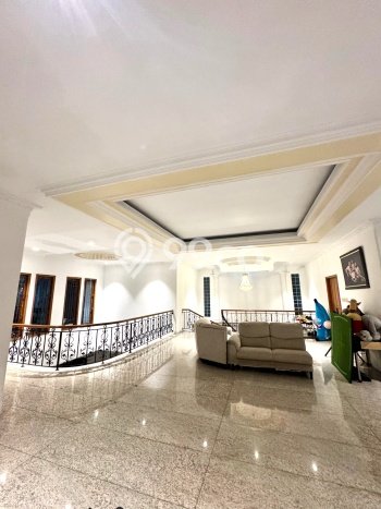 For Sale! Luxury House LT 750m2 Desain Elegan di Permata Buana For Sale! Luxury House LT 750m2 Desain Elegan di Permata Buana