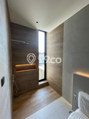 For Sale! Luxury House LT 250m2 Desain Elegan di Gading Serpong For Sale! Luxury House LT 250m2 Desain Elegan di Gading Serpong