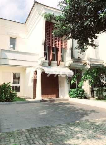Ready to Use! Luxury House LT 160m2 Desain Elegan di BSD Ready to Use! Luxury House LT 160m2 Desain Elegan di BSD