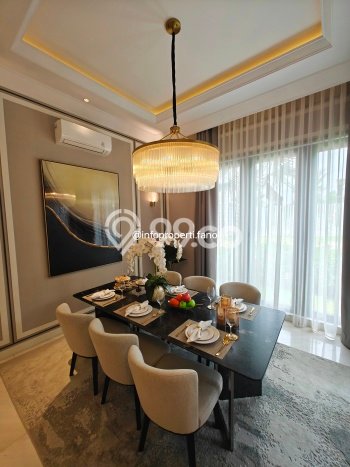 Ready to Use! Luxury House LT 240m2 Desain Elegan di Gading Serpong Ready to Use! Luxury House LT 240m2 Desain Elegan di Gading Serpong