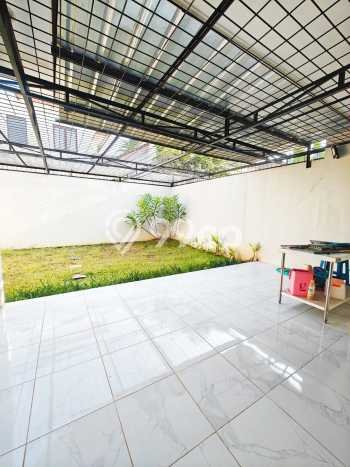 Rumah Elit LB 140m2 Siap Huni Desain Elegan di BSD, Tangerang Rumah Elit LB 140m2 Siap Huni Desain Elegan di BSD, Tangerang