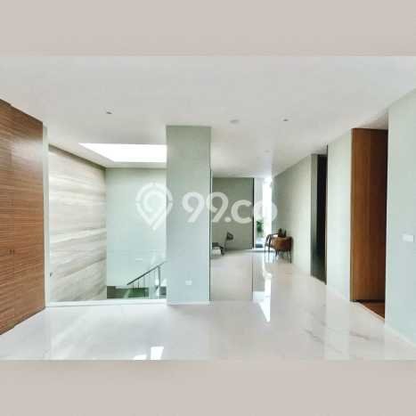 Dijual Rumah Mewah Megah Dengan View Eksklusif di Puri Indah, Jakarta Barat Dijual Rumah Mewah Megah Dengan View Eksklusif di Puri Indah, Jakarta Barat