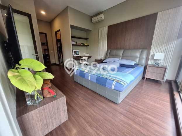 Rumah Mewah LB 350m2 Siap Pakai Desain Elegan di BSD De Park, Tangerang Rumah Mewah LB 350m2 Siap Pakai Desain Elegan di BSD De Park, Tangerang
