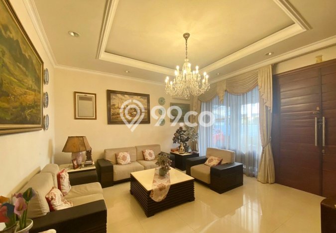 Siap Huni Rumah Mewah 5 Kamar di Kebayoran Baru Dekat ke Mana Pun Siap Huni Rumah Mewah 5 Kamar di Kebayoran Baru Dekat ke Mana Pun