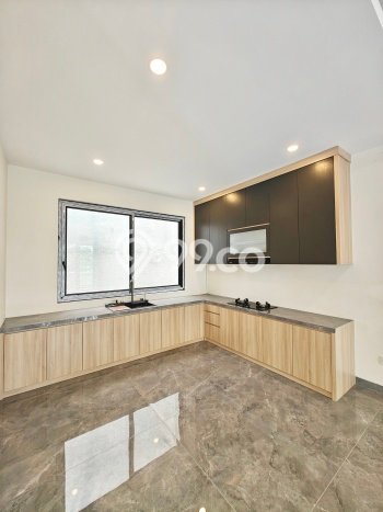 For Sale! Luxury House LT 250m2 Desain Modern di Alam Sutera For Sale! Luxury House LT 250m2 Desain Modern di Alam Sutera