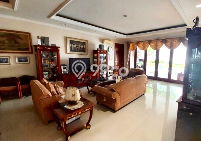 Siap Huni Rumah Mewah 5 Kamar di Kebayoran Baru Dekat ke Mana Pun Siap Huni Rumah Mewah 5 Kamar di Kebayoran Baru Dekat ke Mana Pun