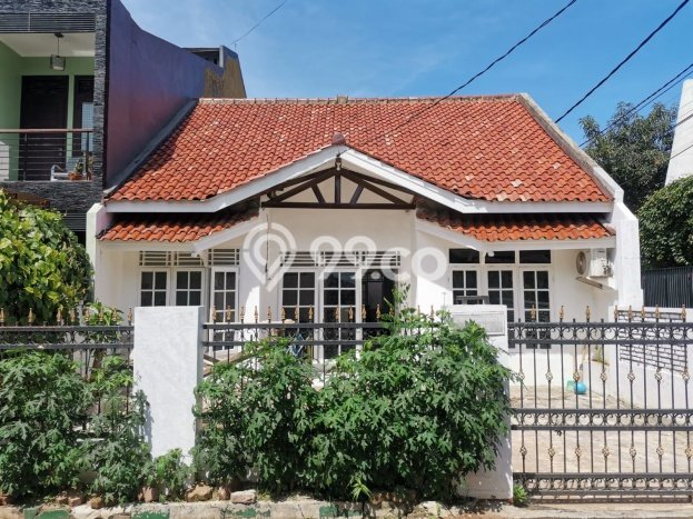 HARGA TERBAIK! Rumah Premium di Pancoran, Luas 181m² Bangunan 180m² HARGA TERBAIK! Rumah Premium di Pancoran, Luas 181m² Bangunan 180m²