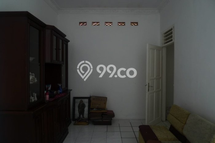 HARGA TERBAIK! Rumah Premium di Pancoran, Luas 181m² Bangunan 180m² HARGA TERBAIK! Rumah Premium di Pancoran, Luas 181m² Bangunan 180m²