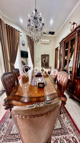 Rumah Elit LB 500m2 Siap Huni Desain Elegan di Pangkalan Jati, Depok Rumah Elit LB 500m2 Siap Huni Desain Elegan di Pangkalan Jati, Depok