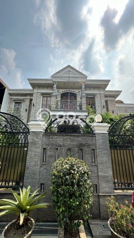 Rumah Mewah LB 700m2 Siap Huni Desain Elegan di Cipete, Jakarta Selatan Rumah Mewah LB 700m2 Siap Huni Desain Elegan di Cipete, Jakarta Selatan