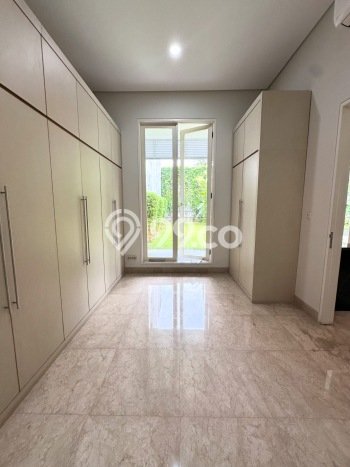 Siap Huni Hunian Elit 4 Kamar di Cilandak Dekat ke Mana Pun Siap Huni Hunian Elit 4 Kamar di Cilandak Dekat ke Mana Pun