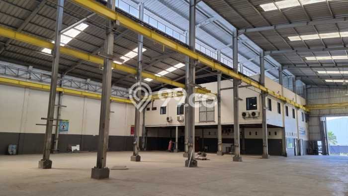 LOKASI PREMIUM! Gudang di Cikarang, Luas 1479m², Mainroad, Area Bisnis LOKASI PREMIUM! Gudang di Cikarang, Luas 1479m², Mainroad, Area Bisnis