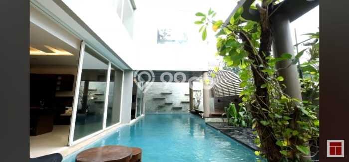 Jual Rumah Mewah Megah Dengan View Eksklusif di Lippo Karawaci, Tangerang Jual Rumah Mewah Megah Dengan View Eksklusif di Lippo Karawaci, Tangerang