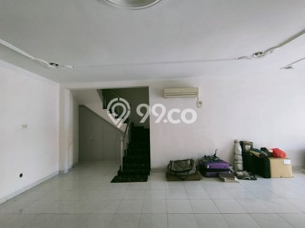 Rumah Strategis dengan Luas Tanah 216m² dan Luas Bangunan 360m² di Area Sunter, Jakarta Utara Rumah Strategis dengan Luas Tanah 216m² dan Luas Bangunan 360m² di Area Sunter, Jakarta Utara