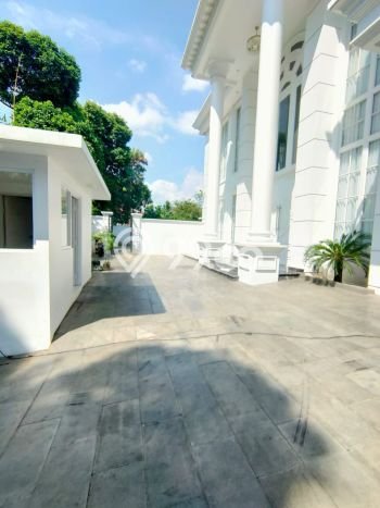 Rumah Nyaman dengan Luas Tanah 842m² dan Luas Bangunan 1000m² di Area Cempaka Putih, Jakarta Pusat Rumah Nyaman dengan Luas Tanah 842m² dan Luas Bangunan 1000m² di Area Cempaka Putih, Jakarta Pusat