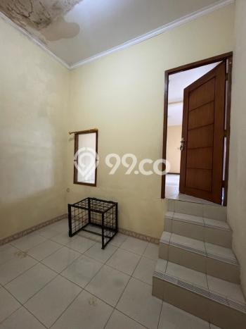 Siap Huni Rumah Mewah 3 Kamar di Tebet Dekat ke Mana Pun Siap Huni Rumah Mewah 3 Kamar di Tebet Dekat ke Mana Pun