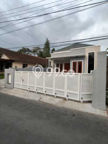 For Sale Rumah 3 Kamar Lokasi Strategis Nyaman dan Strategis di Mlati For Sale Rumah 3 Kamar Lokasi Strategis Nyaman dan Strategis di Mlati