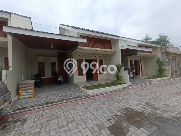 Jual Rumah Favorit Siap Huni LB 75m2 di Kalasan, Sleman Jual Rumah Favorit Siap Huni LB 75m2 di Kalasan, Sleman