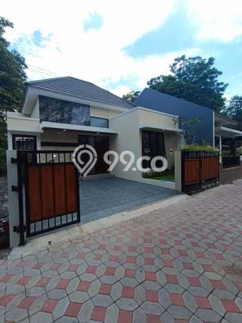 Rumah Strategis di Mlati, Dekat Kawasan Komersial, Sleman - LT 100m2m² Rumah Strategis di Mlati, Dekat Kawasan Komersial, Sleman - LT 100m2m²