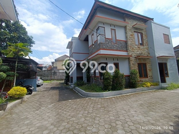 Rumah Modern Cantik 5 KT Bisa Langsung Pindah di Sleman Rumah Modern Cantik 5 KT Bisa Langsung Pindah di Sleman