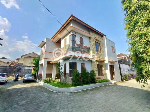 Rumah Modern Cantik 5 KT Bisa Langsung Pindah di Sleman Rumah Modern Cantik 5 KT Bisa Langsung Pindah di Sleman