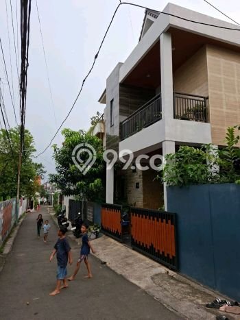 Jual Rumah Strategis Bagus Punya 4 KT di Ciracas Jakarta Timur SHM Jual Rumah Strategis Bagus Punya 4 KT di Ciracas Jakarta Timur SHM