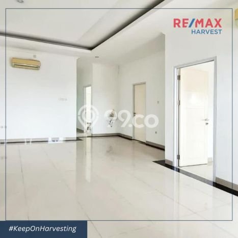 Siap Huni Rumah Mewah 5 Kamar di Kebon Jeruk Dekat ke Mana Pun Siap Huni Rumah Mewah 5 Kamar di Kebon Jeruk Dekat ke Mana Pun