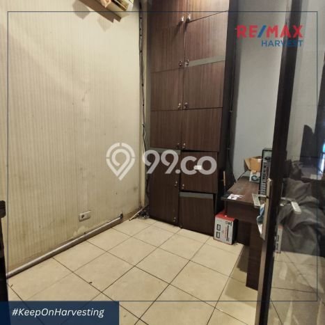 LOKASI STRATEGIS! Ruko di Kemanggisan, Luas 210m2m², Jalan Strategis LOKASI STRATEGIS! Ruko di Kemanggisan, Luas 210m2m², Jalan Strategis