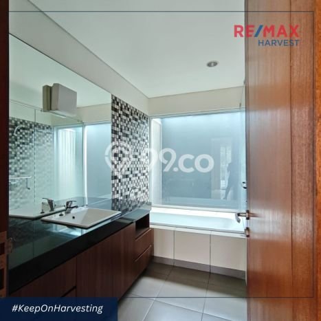 Disewakan Rumah Nyaman di Kebayoran Baru Harga Rp 753 Juta/ Tahun Disewakan Rumah Nyaman di Kebayoran Baru Harga Rp 753 Juta/ Tahun