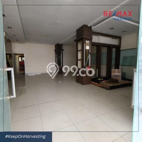 Ruko Dijual di Prime Area Jakarta Barat Luas 270m2 Ruko Dijual di Prime Area Jakarta Barat Luas 270m2