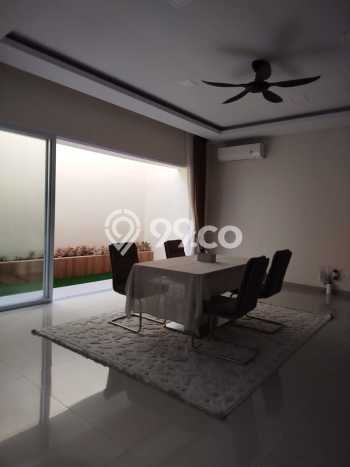 Hunian Mewah LB 350m2 Siap Pakai Desain Elegan di Jombang, Tangerang Hunian Mewah LB 350m2 Siap Pakai Desain Elegan di Jombang, Tangerang
