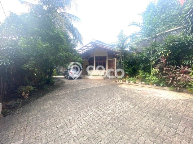 For Sale! Luxury House LT 1778m2 Desain Modern di Pondok Indah For Sale! Luxury House LT 1778m2 Desain Modern di Pondok Indah