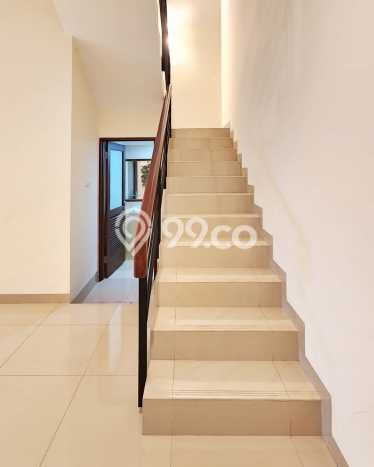 Dijual Rumah Luas Megah Dengan View Cantik di Pondok Indah, Jakarta Selatan Dijual Rumah Luas Megah Dengan View Cantik di Pondok Indah, Jakarta Selatan