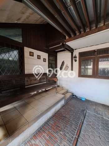 Hunian Mewah LB 200m2 Siap Huni Desain Elegan di Bintaro, Jakarta Selatan Hunian Mewah LB 200m2 Siap Huni Desain Elegan di Bintaro, Jakarta Selatan