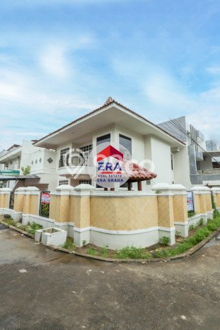 Hunian Mewah LB 370m2 Siap Pakai Desain Elegan di Grogol, Jakarta Barat Hunian Mewah LB 370m2 Siap Pakai Desain Elegan di Grogol, Jakarta Barat