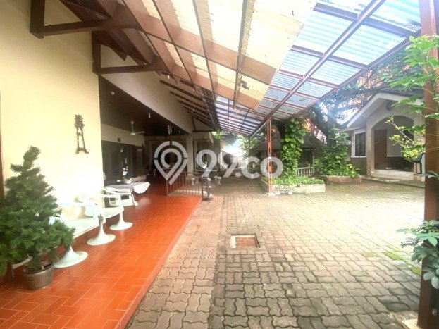 For Sale! Luxury House LT 1778m2 Desain Modern di Pondok Indah For Sale! Luxury House LT 1778m2 Desain Modern di Pondok Indah