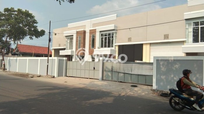 Unit Gudang Dijual di Curug Tangerang Luas Bangunan 312m2 Unit Gudang Dijual di Curug Tangerang Luas Bangunan 312m2