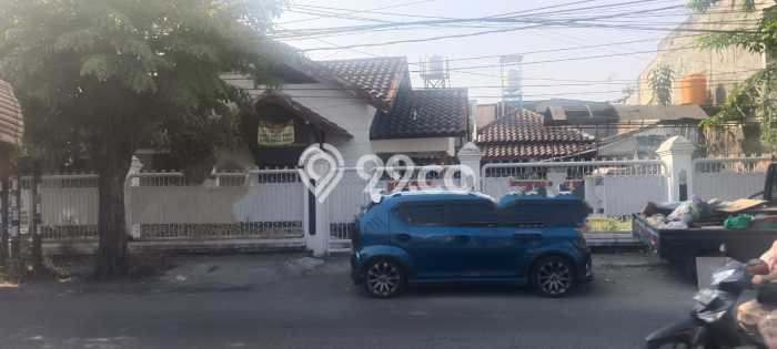 Jual Rumah Mewah Megah Dengan View Eksklusif di Ketintang, Surabaya Jual Rumah Mewah Megah Dengan View Eksklusif di Ketintang, Surabaya