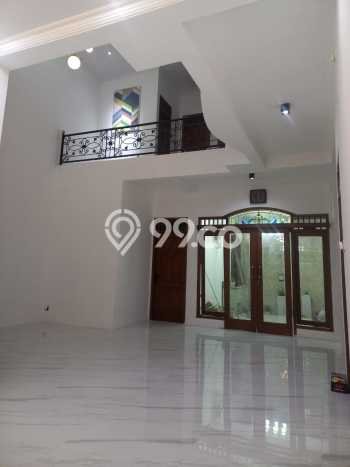 Jual Rumah Mewah Elegan Dengan View Cantik di Ketintang, Surabaya Jual Rumah Mewah Elegan Dengan View Cantik di Ketintang, Surabaya