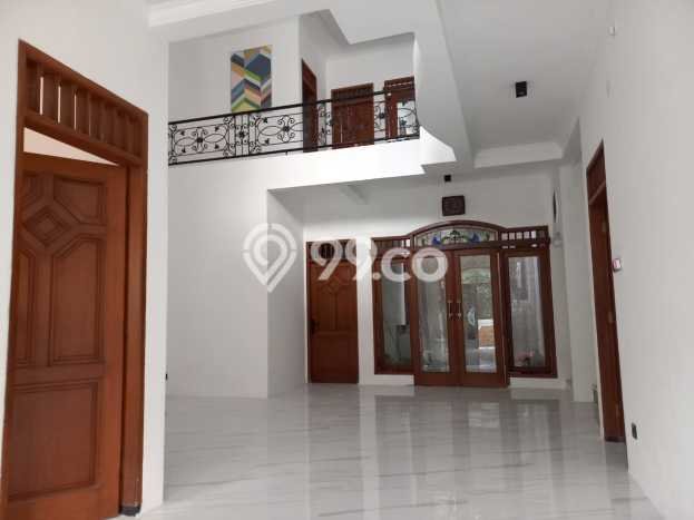 Jual Rumah Mewah Elegan Dengan View Cantik di Ketintang, Surabaya Jual Rumah Mewah Elegan Dengan View Cantik di Ketintang, Surabaya