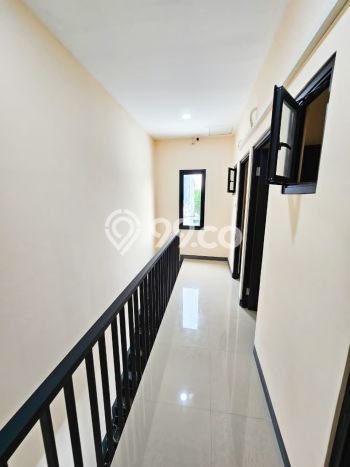 Jual Rumah Bagus Siap Huni LB 130m2 di Rungkut, Surabaya Jual Rumah Bagus Siap Huni LB 130m2 di Rungkut, Surabaya