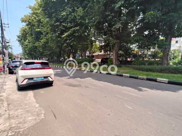 Ready to Use! Luxury House LT 300m2 Desain Modern di Sukomanunggal Ready to Use! Luxury House LT 300m2 Desain Modern di Sukomanunggal