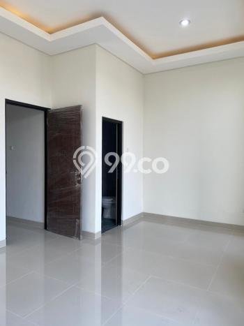 Hunian Cantik Modern Lb 120m2 di Rungkut, Surabaya Hunian Cantik Modern Lb 120m2 di Rungkut, Surabaya