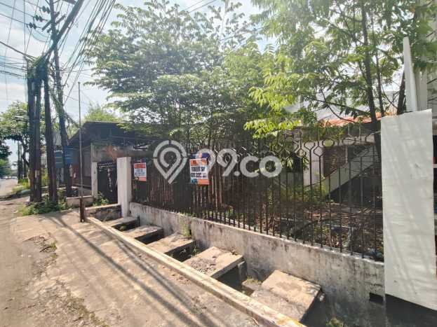 Ready to Use! Luxury House LT 300m2 Desain Modern di Sukomanunggal Ready to Use! Luxury House LT 300m2 Desain Modern di Sukomanunggal